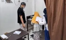 Terngiang Pesan Orang Tua, Dokter Ini Layani Pengobatan Gratis di Klinik Kaki Gunung Salak