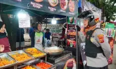 Masih ada Warga Kab Bandung yang Berkendara Tanpa  Helm,  Polisi Memberikam Teguran Humanis