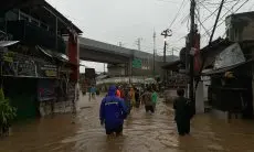 Diguyur Hujan Sejak Siang, Kawasan Underpass dan Rumah Warga Terendam Banjir Setinggi Dada Orang Dewasa
