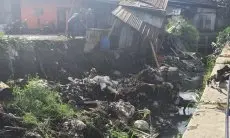 Diterjang Banjir, TPT Sepanjang 45 Meter di Sasak Golkar Ambrol