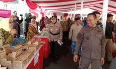 Ribuan Warga Serbu Kejari Kabupaten Cirebon, Ada Apa?