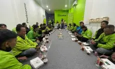 inDrive Bagikan Sembako dan Gelar Safety Briefing bagi Driver di Bandung