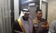 Jadi Imam Salat Tarawih di Mapolres Cimahi, Lantunan Indah Ayat Suci Al Quran Qari Asal Saudi Warnai 10 Malam Terakhir Ramadan