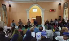 Pejabat Polisi Gandeng Komunitas Diesel Indonesia Chapter Paris Van Java Salurkan Santunan Warga Tak Mampu Bayar Zakat