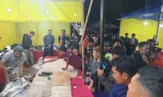 Persiapan Salat Ied, Ngatiyana Pantau Langsung Pembongkaran Lapak di Kawasan Alun-alun Cimahi 