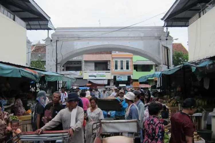 Spot Berburu Takjil Favorit di Cirebon Saat Ramadan