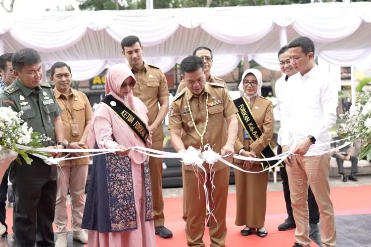 Bupati Bandung Dadang Supriatna  Soft Launching Pasar Ikan Modern Soreang