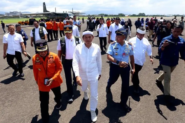 FOTO: Operasi Modifikasi Cuaca Guna Cegah Bencana Hidrologis di Jabar