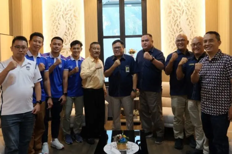 Kanwil DJP Jabar I Acungi Jempol Sikap Persib Bandung Ajak Bobotoh Lapor SPT Tahunan