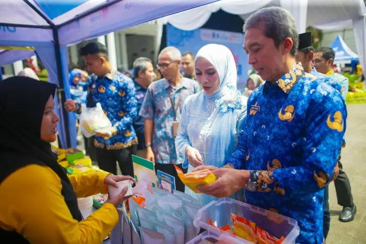 Dedie Borong Produk UMKM di Balkot Ramadhan Fest 2025