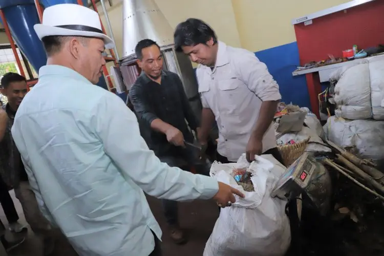 Kabupaten Bandung Punya Teknologi Revolusioner Pengolahan Sampah dan Emisi Karbon