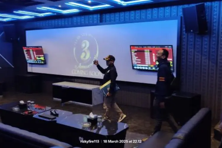 Satpol PP Kota Bandung Segel Tempat Karaoke di Kawasan Ciumbuleuit