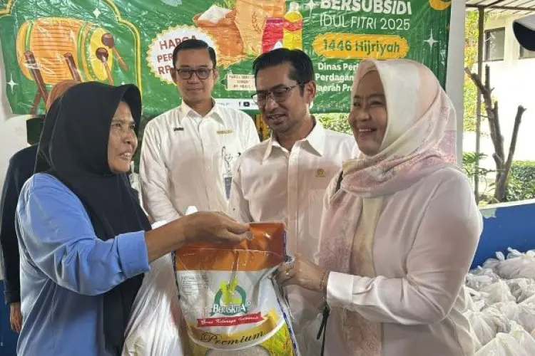 Pemprov Jabar Distribusikan 4.426 Paket Bahan Pokok Murah Dalam Program Opadi di Kota Bandung