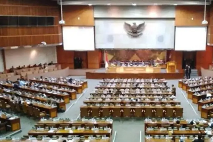DPR RI Sahkan RUU TNI, Ini Poin-Poin Perubahannya