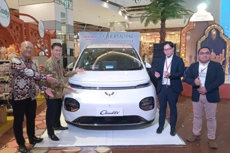 Shoptacular AEON Mall Deltamas Bagi-bagi Hadiah Hingga Mobil Listrik Wuling EV Cloud