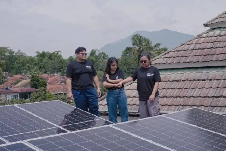 Sedekah Energi dari Mosaic, Bina Warga Pondok Pesantren Mampu Kelola Panel Surya Secara Mandiri