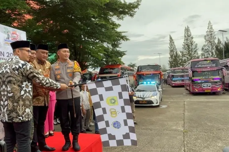 Pemkab Bogor Berangkatkan 32 Bus Mudik Gratis