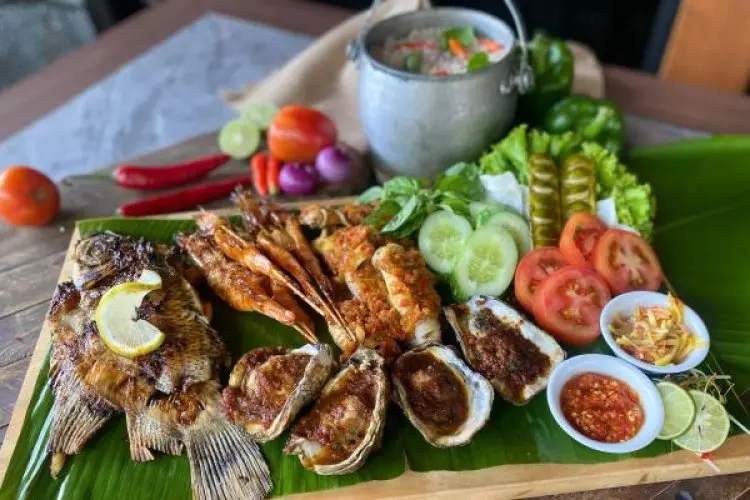 Rayakan Momen Kebersamaan Keluarga di Kurnia Seafood Bandung dengan Paket Spesial dan Menu Baru yang Menggugah Selera