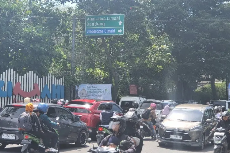 Mudik Lokal, Sejumlah Ruas Jalan Arteri di KBB dan Cimahi Dipadati Kendaraan