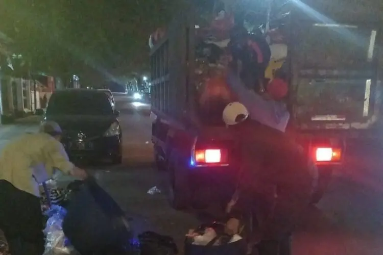 DLH Cianjur Turunkan 24 Truk Bersihkan Sampah Lebaran