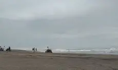 Disbudpar Larang Wisatawan Berenang di Pantai Selatan Cianjur