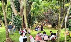 Bandung Zoo Larang Pengunjung Botram di Are Kebun Binatang