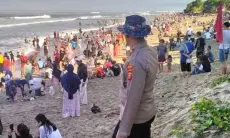 Antisipasi Kecelekaan, Polisi Gencar Patroli di Wilayah Wisata Pantai Selatan Garut
