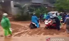 BPBD Cianjur Koordinasi dengan PUPR Jabar Buka Jalan Tertutup Longsor