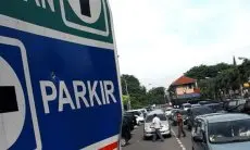 Viral Jukir Liar Tarik Biaya Parkir Rp50 Ribu di Kota Bandung, Pelaku Ditangkap