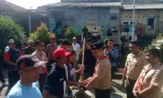 Dedie Buka Pelaksanaan Padat Karya Pembersihan Aliran Sungai Ciliwung dan Cibagolo