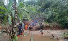 27 Warga Gang Makam Harus Mengungsi Akibat Longsor