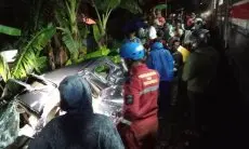 Begini Kesaksian Penumpang KRL Menabrak Mobil di Kebon Pedes, Kereta Anjlok dan Penumpang Panik