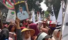 Walhi Jabar Tantang Gubernur Dedi Mulyadi Stop Pembangunan di Puncak Bogor