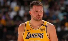 LA Lakers vs Timberwolves 94-85, Luka Doncic dan LeBron James Cetak Double-double