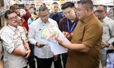 Rudy Susmanto dan 40 Camat Sidak Peredaran Makanan Anak-Anak Yang Mengandung Unsur Babi