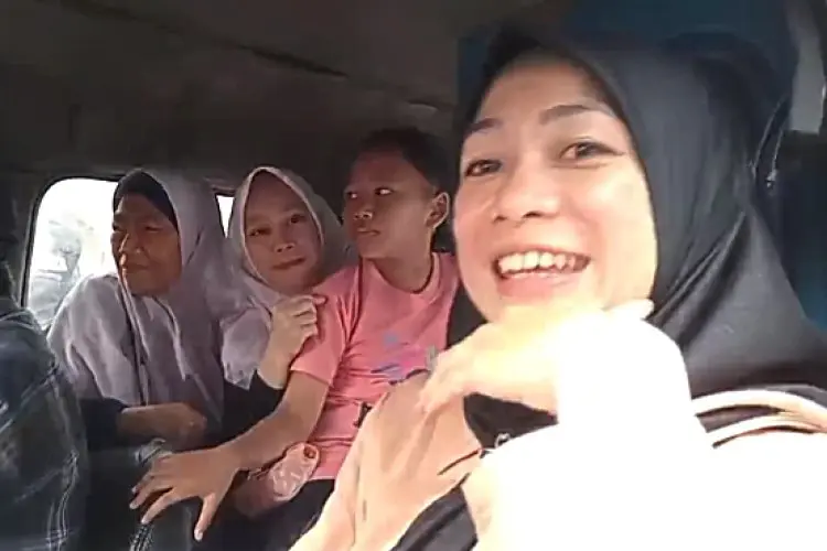 Karena Alasan Ini, Warga Cisarua Tetap Naik Angkot. Padahal, Angkot Sudah Diliburkan Oleh Gubernur Dedi Mulyadi