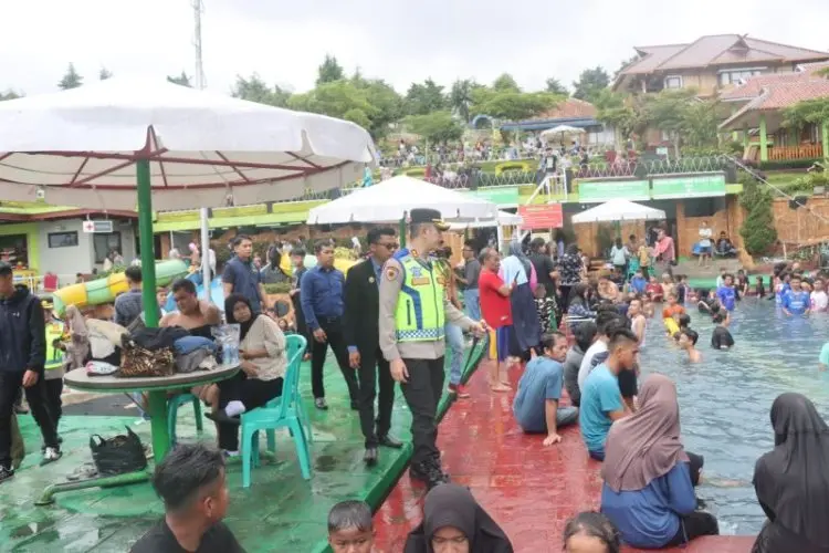 Setiap Tahun Pengunjung Membeludak, Polisi Siaga Pengamanan Kawasan Darajat Garut