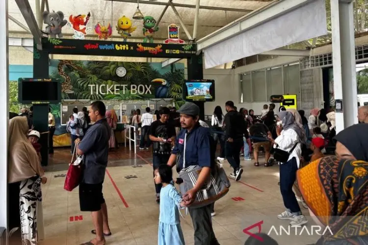 Bandung Zoo Catat Kenaikan Pengunjung 70 Persen pada Libur Lebaran 2025
