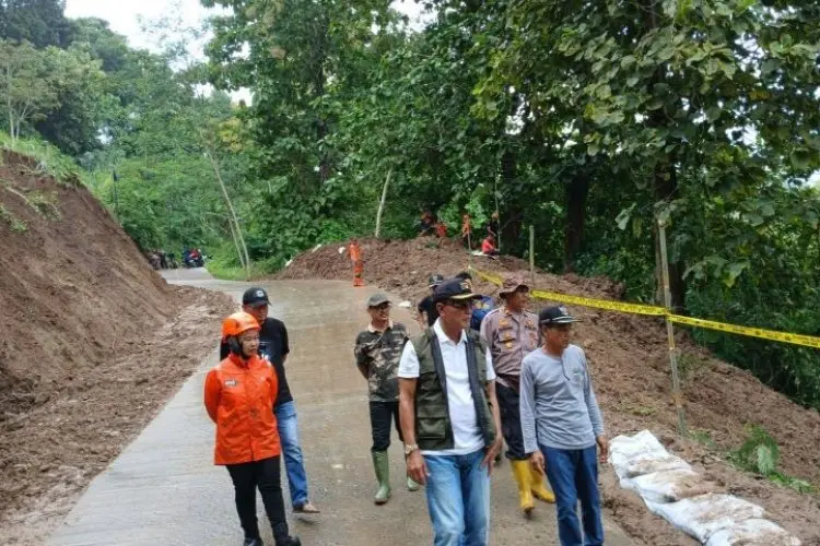 BPBD Turunkan Tim Tangani 12 Titik Longsor di Ciamis