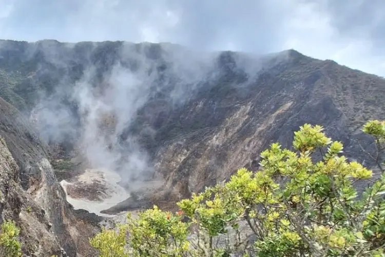 Jalur Pendakian ke Gunung Cerami Kembali Dibuka