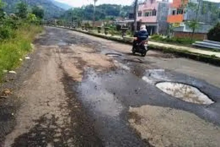 Pemprov Jabar Targetkan Dalam 4 Tahun Tidak Ada Lagi Jalan yang Rusak