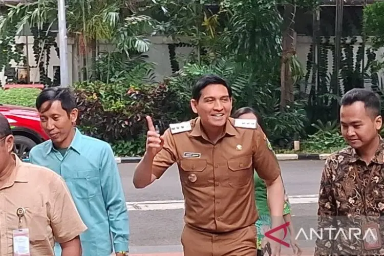 Usai Diperiksa Kemdagri, Lucky Hakim Langsung Menghadap Bima Arya