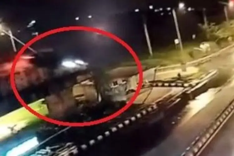 Viral! BMW Terjun dari Ujung Tol Belum Tersambung, Dua Penumpang Selamat