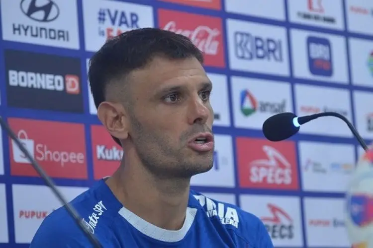 Tyronne Del Pino Resmi Tinggalkan Persib Bandung Usai Raih Gelar dan Predikat Pemain Terbaik