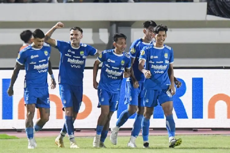 Derbi Jatim Panaskan Pekan ke-30 Liga 1: Arema FC Siap Bangkit, Persib Targetkan Kemenangan, PSS Berjuang Hindari Degradasi
