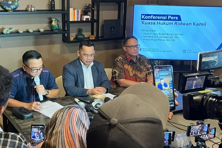 Kisruh Dengan Lisa Mariana, Ridwan Kamil Maju ke Bareskrim