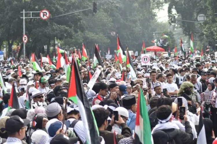 Puluhan Ribu Warga Jabar Gelar Aksi Bela Palestina