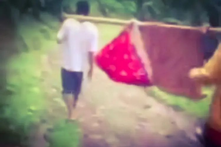 Mencuat Video Viral Menandu Warga yang Sakit karena Jalan Rusak, Ternyata di Sini Lokasinya