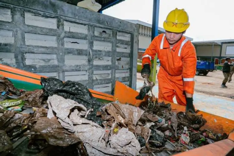 Pemkot Bandung Data Ulang Volume Sampah Pasca Lebaran
