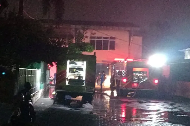 Pabrik Kancing di Cibinong Kebakaran Akibat Disambar Petir